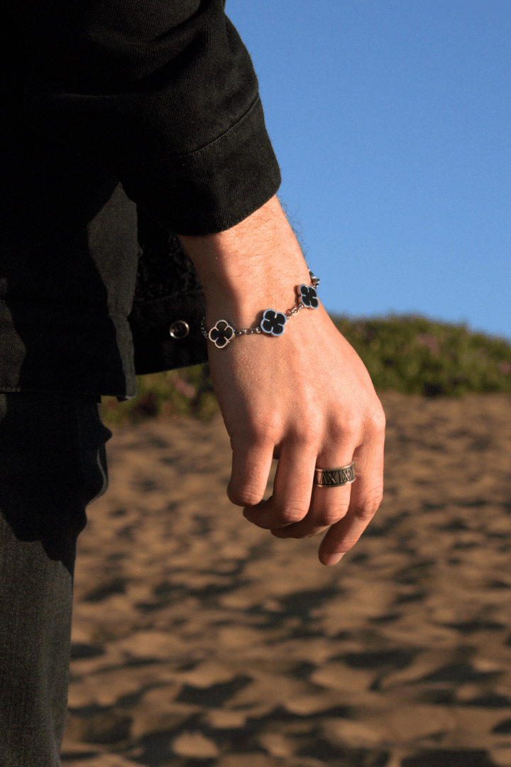 Pulsera Black Clover