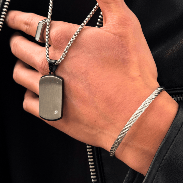 Anillo Savage Tag Colgante para Hombre White Hades de Plata